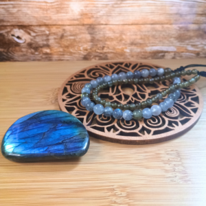 Bracelet perles naturelles Labradorite sur cordon nylon réglable