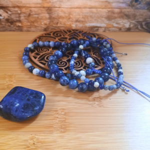 Bracelet perles naturelles sodalite sur cordon nylon réglable