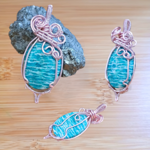 Pendentif wire wrapping cuivre doré rose et amazonite zébrée