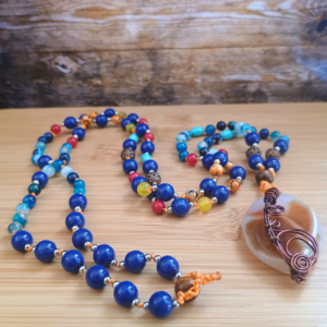 mâlâ Honneur et Présence Bois Bleu roi et pierre de couleurs