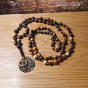 Mala 108 perles Bois, Jaspe polychrome, médaille laiton, cuivre doré et fluorite jaune