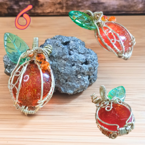 Pendentif Citrouille ronde Cuivre et Résine Orange et Doré