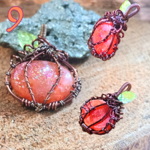 Pendentif Citrouille ronde  Cuivre et Résine orange à paillettes et Marron