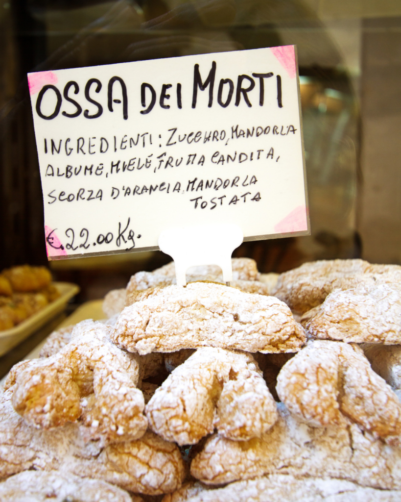 Ossa dei morti, fave dei morti et pane dei morti, spécialités italiennes du 2 novembre »
